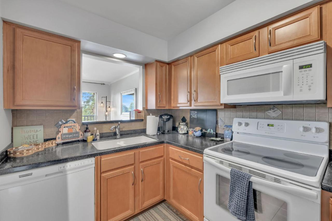 Nash Gold Private Condo - 2Bed, 2Bath, Sleep 6, 25 Min Walk To Broadway And All Nashville Attractions, Pool, Gym Bagian luar foto