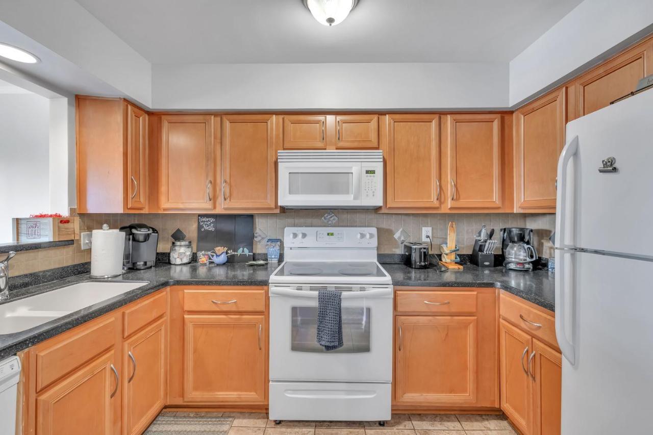 Nash Gold Private Condo - 2Bed, 2Bath, Sleep 6, 25 Min Walk To Broadway And All Nashville Attractions, Pool, Gym Bagian luar foto