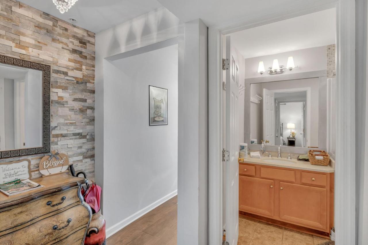 Nash Gold Private Condo - 2Bed, 2Bath, Sleep 6, 25 Min Walk To Broadway And All Nashville Attractions, Pool, Gym Bagian luar foto
