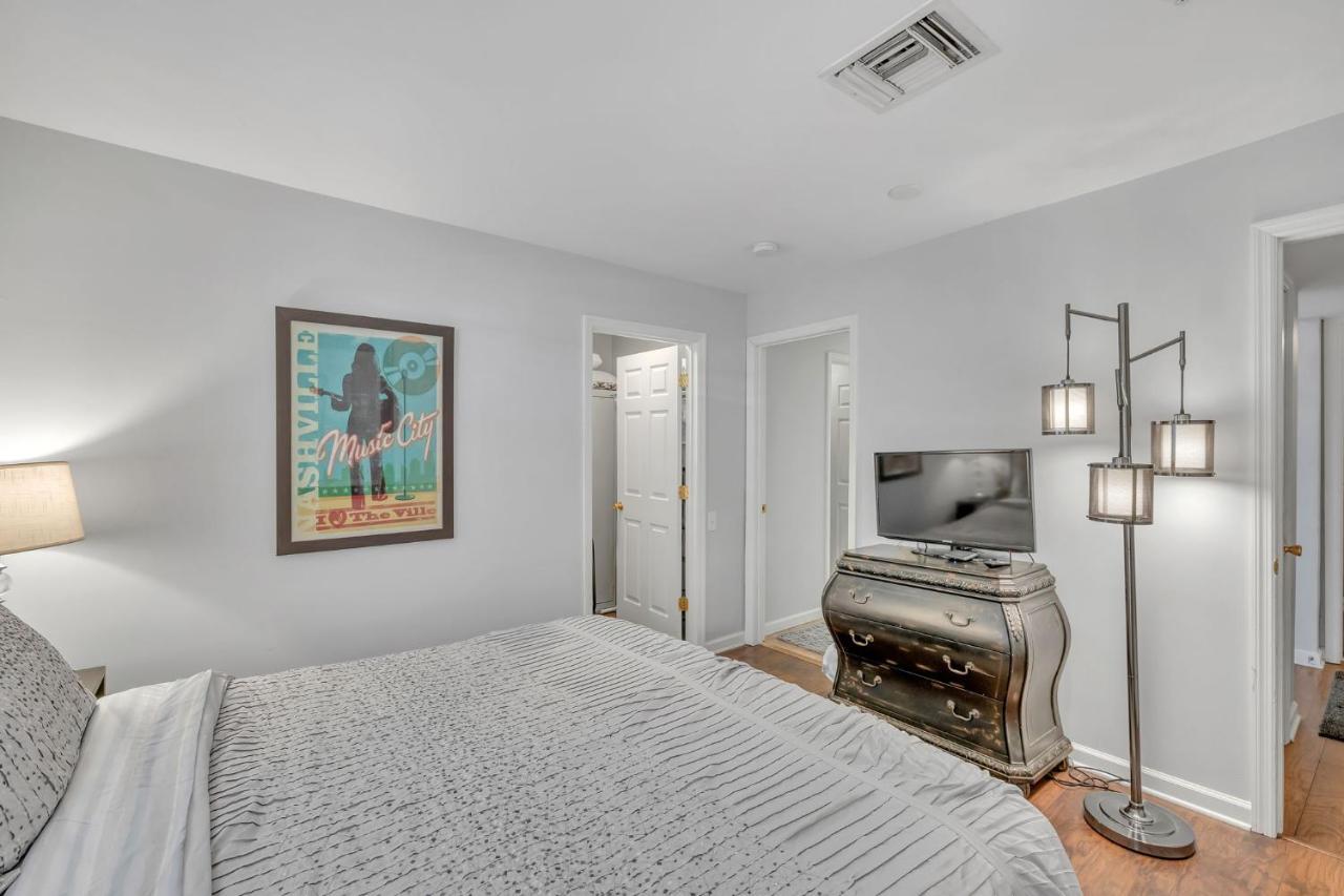 Nash Gold Private Condo - 2Bed, 2Bath, Sleep 6, 25 Min Walk To Broadway And All Nashville Attractions, Pool, Gym Bagian luar foto