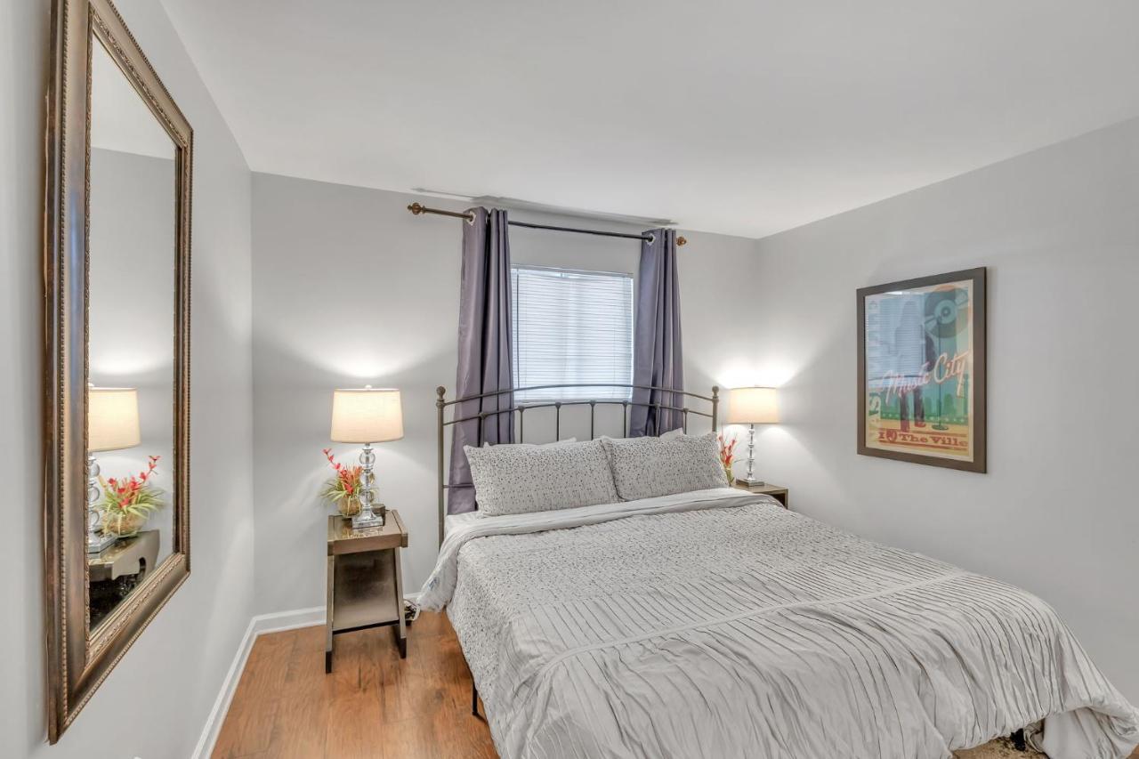 Nash Gold Private Condo - 2Bed, 2Bath, Sleep 6, 25 Min Walk To Broadway And All Nashville Attractions, Pool, Gym Bagian luar foto