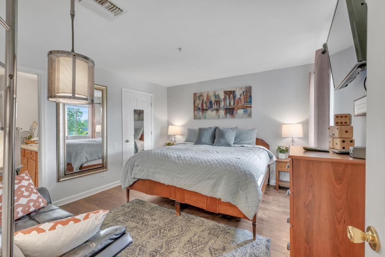 Nash Gold Private Condo - 2Bed, 2Bath, Sleep 6, 25 Min Walk To Broadway And All Nashville Attractions, Pool, Gym Bagian luar foto